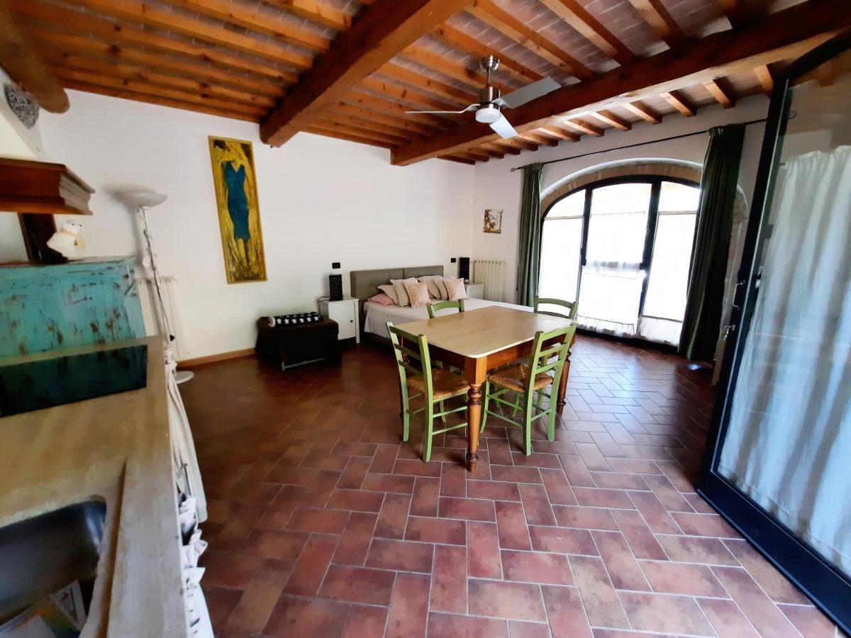 Il Casolare Val Di Mare Apartman Riparbella Kültér fotó